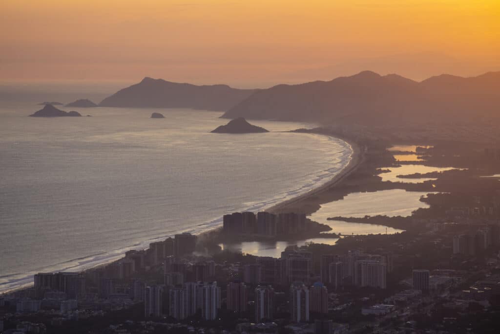 Por do sol encantador na Barra da Tijuca