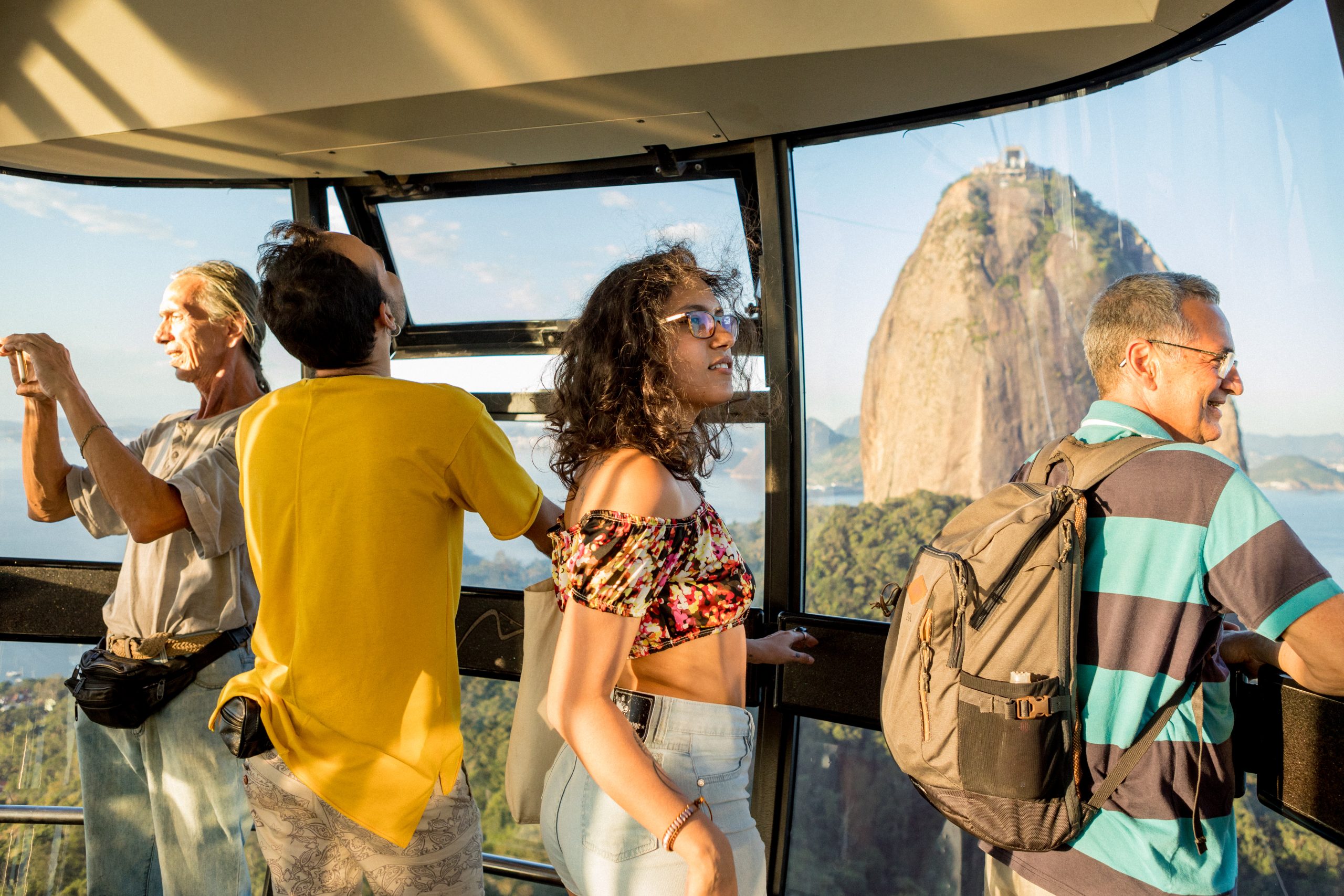 Ih Carioquei!: Ação transforma bondinho em quarto de hotel, no Pão