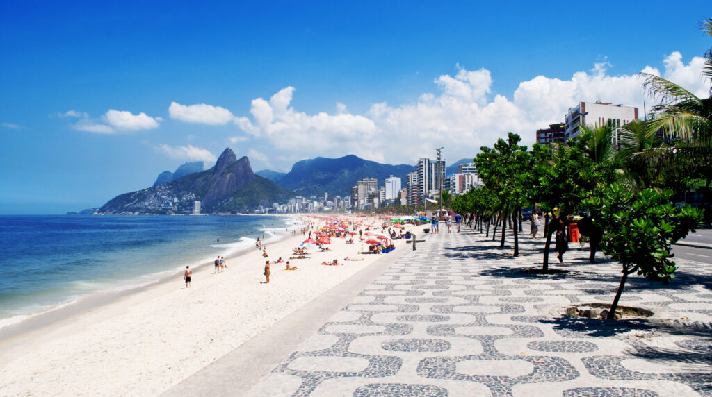 Turismo LGBTQIA+ no Rio de Janeiro: conheça 3 praias acolhedoras para pessoas LGBTQIA+