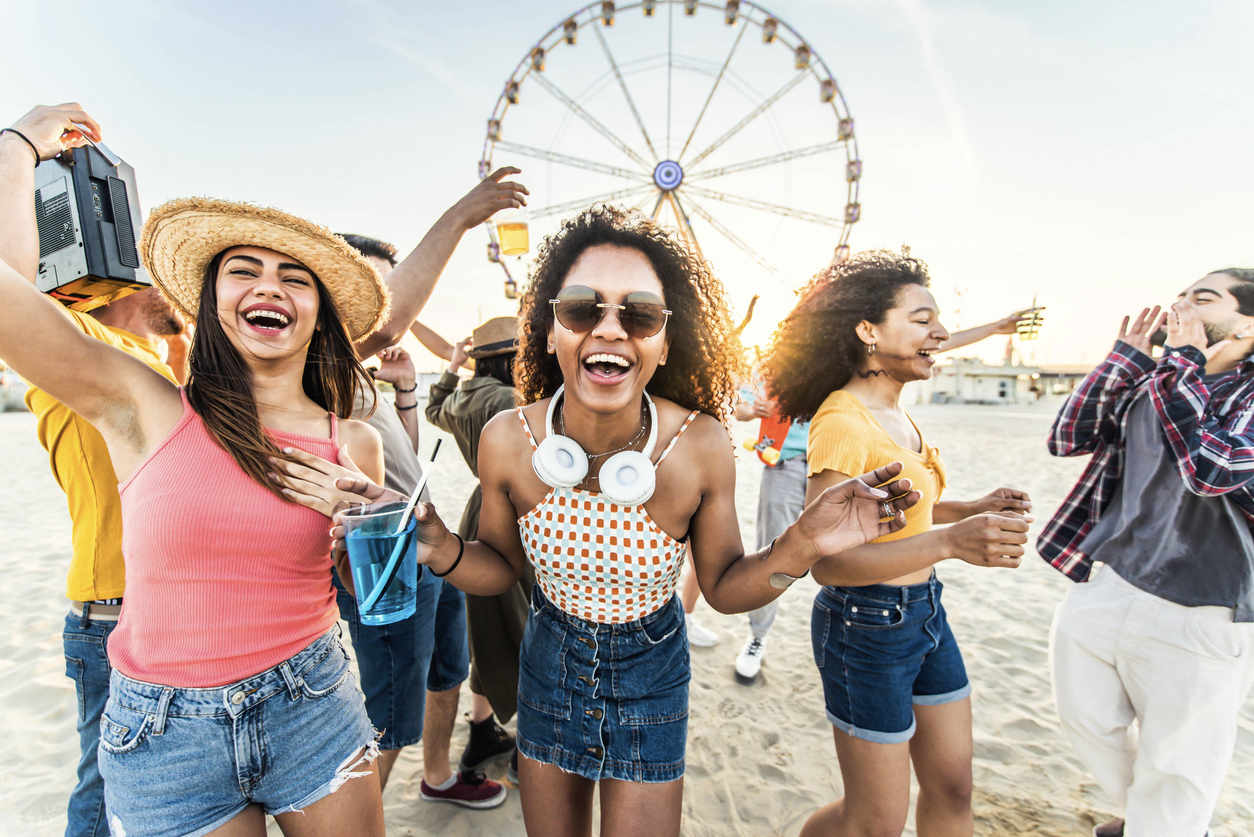 Vai para festival em outra cidade? Veja como se programar para viagem em grupo