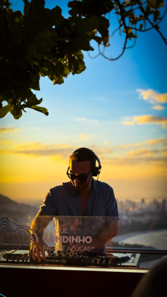 DJ TOMMAX no Sunset Parque Bondinho