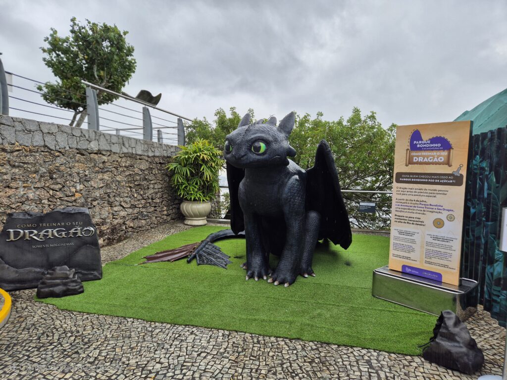 Férias de julho no Parque Bondinho com estátua do Banguela