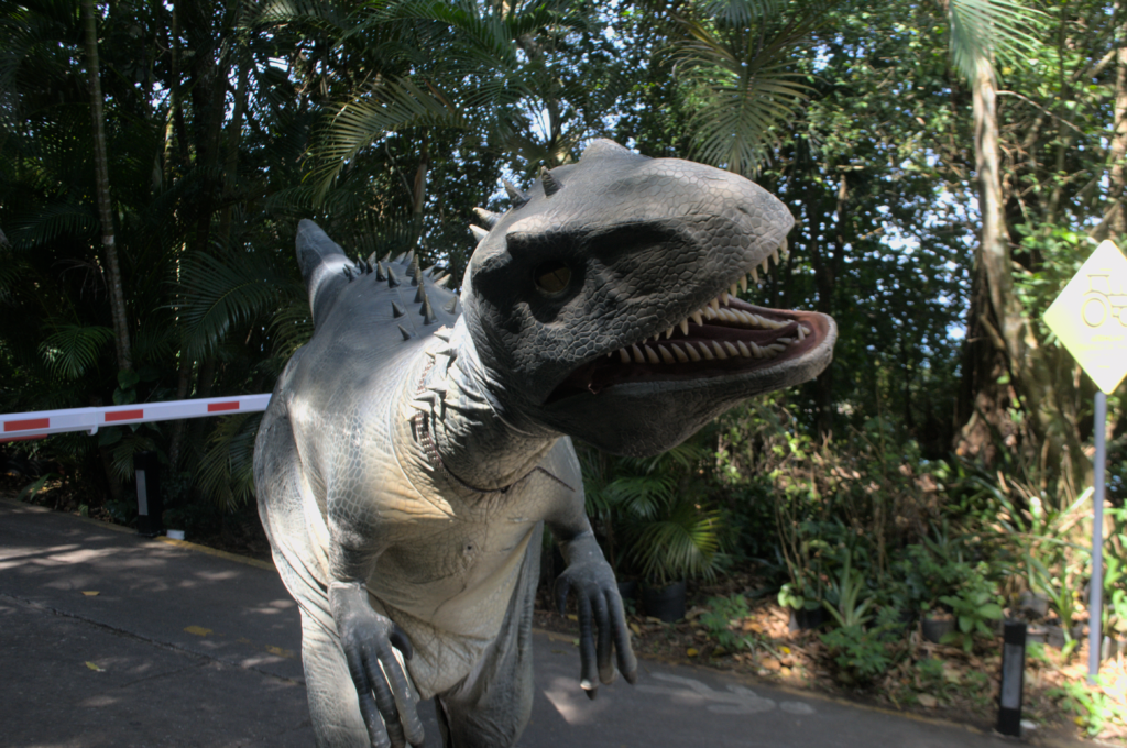 Dinossauros invadem o Bondinho para interagir com visitantes