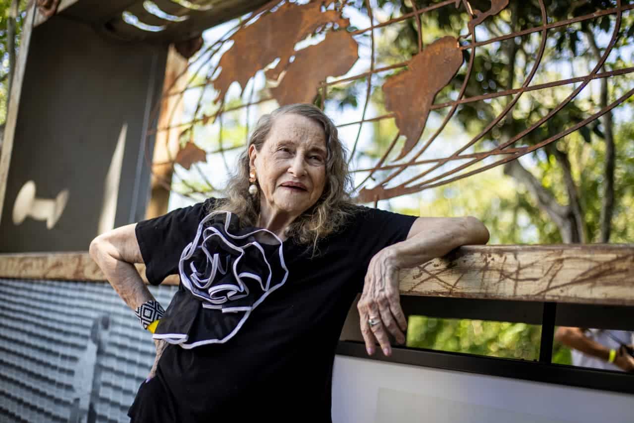 Exposição de Anna Bella Geiger inaugura obra no Parque Bondinho Pão de Açúcar