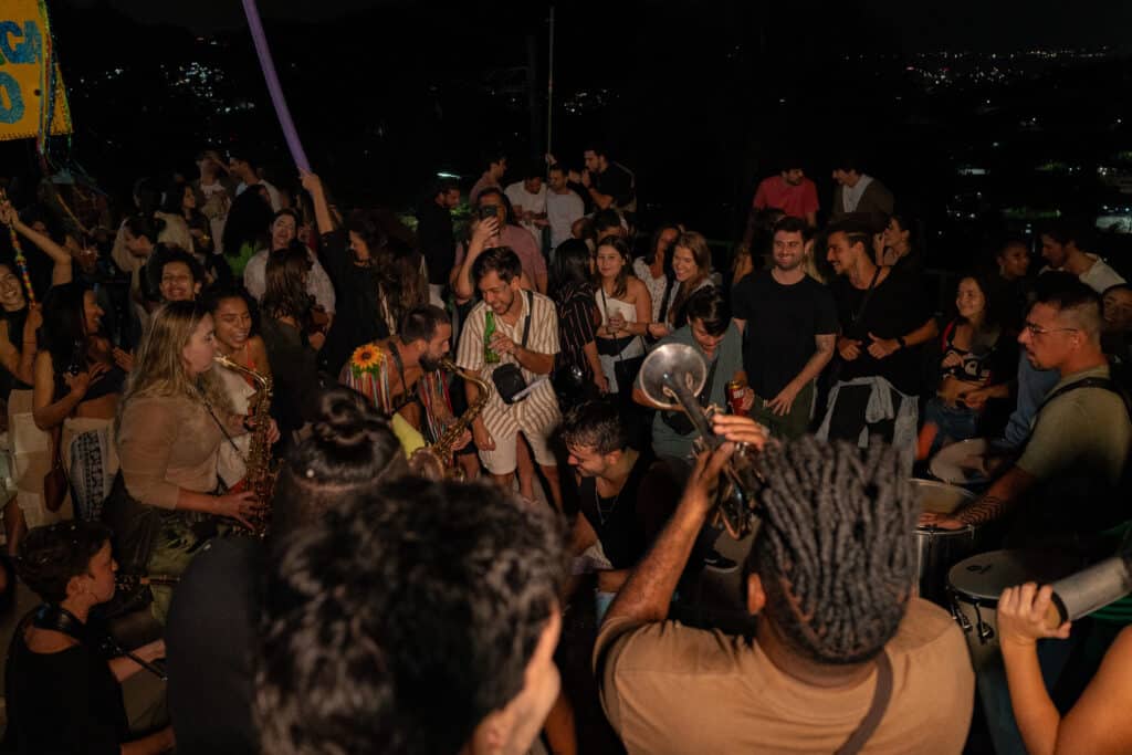 Bloco MandacaRio dia 16 de fevereiro no Parque Bondinho.